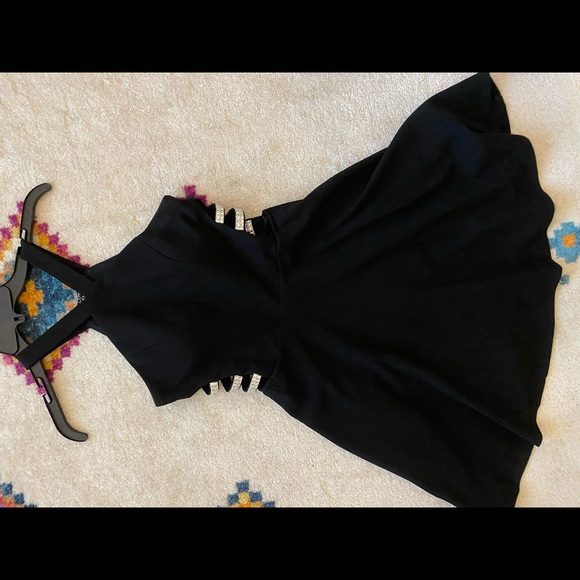 Black Formal Dress with cute silver design ! - Picture 7 of 7